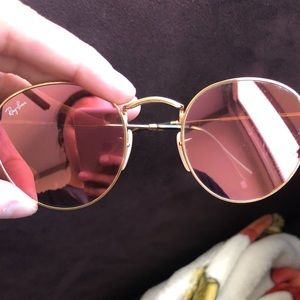 RayBan round pink